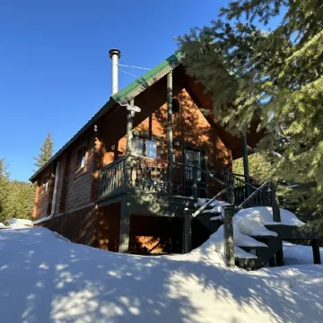 Cozy Cabin in the Woods of NW Montana, Peaceful & Relaxing! November SPECIALS!