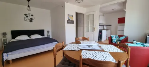Confortable Studio Avec Balcon en Plein Centre de Concarneau - Parking Privé - 3성급