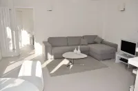 Beautiful for 4 people, town centre, 100 m from the beaches, near the shops