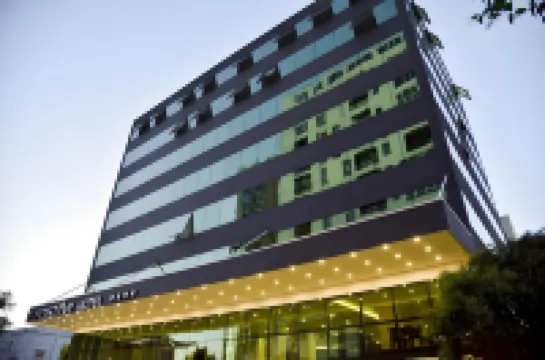 VH Eurostar Tirana Hotel Congress & Tirana Spa のホテル