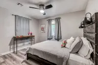 Cozy & Updated home half mile from OSU!