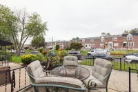 Charming Glenolden House Near Airport & Philadelphia Eagles Stadium Hotels in Darby Township