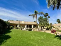 Mirage Cove. Beautiful home. Putting green, private pool/spa, mountain views.