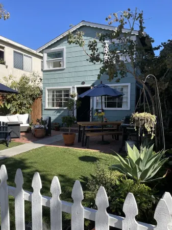 1920 Balboa Island Cottage Отели рядом с достопримечательностью «Newport Beach Pier»