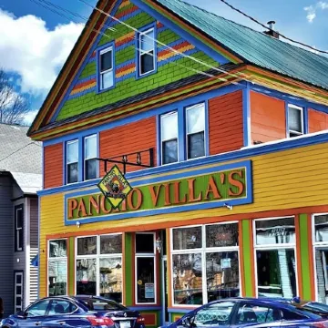 Slopes 5 Mins Away! Conditions Are Still Great! Come Enjoy! Hot Tub and More!