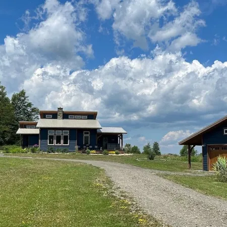 Custom Finger Lakes home near Ithaca with hot tub