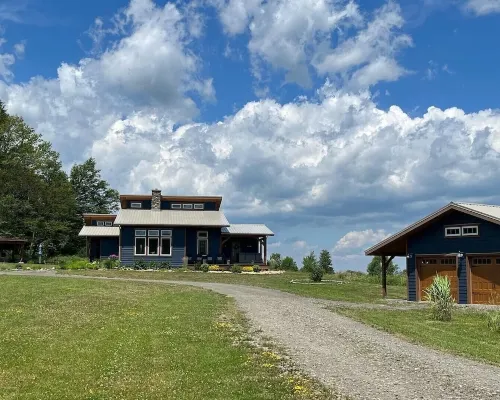 Custom Finger Lakes home near Ithaca with hot tub Hotels in Newfield