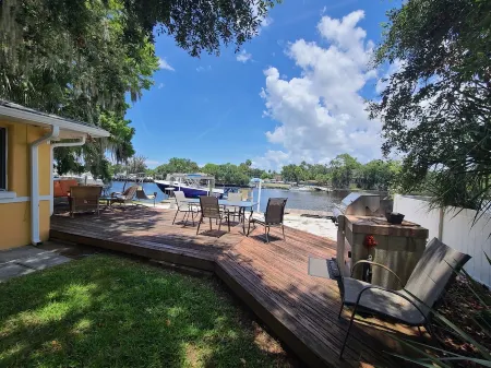 Waterfront River & Gulf - Boat Rental Available! Отели рядом с достопримечательностью «Jasmin Park»