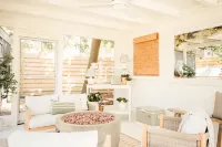 Siesta Beach Cottage 3 Bedroom 2 Bath - Walk to Beach and Private Fishing Dock