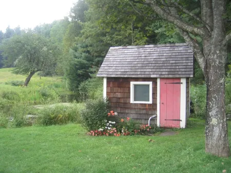 Charming & Private Farm House