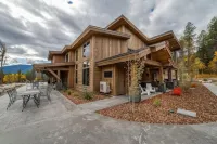 New luxe townhouse mins to GNP! Spa! Game room! فنادق في Flathead County