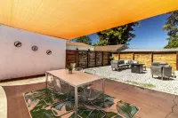 Music themed home, PacMan Arcade, Sleeps 9, BBQ, Fire Pit, Wi-Fi