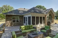 Lake Fork Premium Waterfront Retreat  - Fishing Boating Kayak Boat Dock/Slip Hotel a Rains County