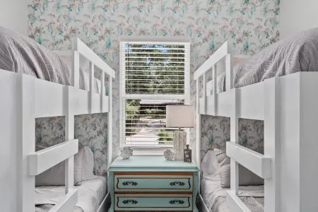 Flower Box at Lake Conroe is a charming 3BR/8P with Gorgeous Outdoor Patio