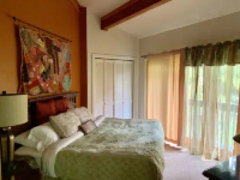 ~Peace and Tranquility in rain-forested Volcano on luxurious property ~