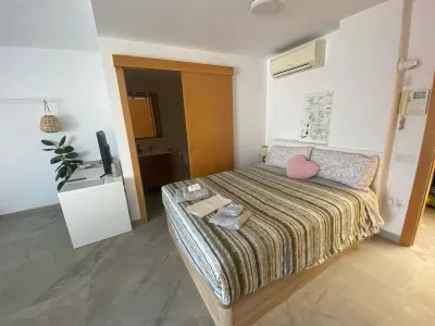 Loft Moderno en Terrassa, Ideal Parejas. Wifi. PK Hotel in zona SkyBAR MARAÑON