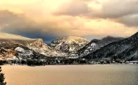 Cozy Chalet - 1 mile from town entrance! Lake Views!