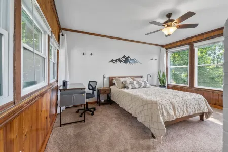 🔥 Hottub + 🐕 friendly + 🏔️ view + Skyline Dr + Wineries