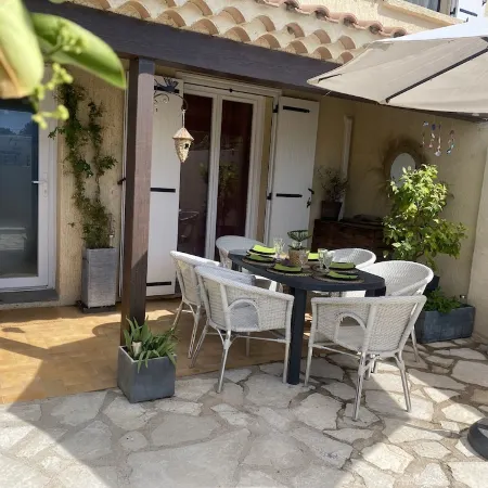 House 130 metres from the sea Отели в г. Фронтиньян