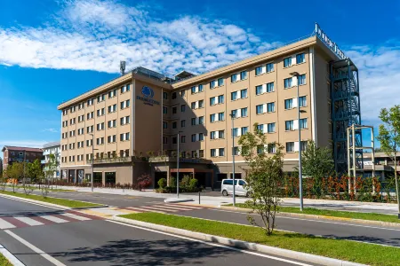 Doubletree by Hilton Brescia Отели рядом с достопримечательностью «Via delle Grazie»