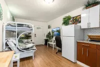 New Jungle Vibes Theme, Your own unit B Hotels in Edgewood