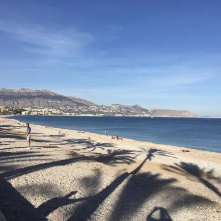 Spacious duplex, beautiful view of the golf course and sea. 120 m2. 5 mn from the beach