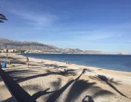 Spacious duplex, beautiful view of the golf course and sea. 120 m2. 5 mn from the beach