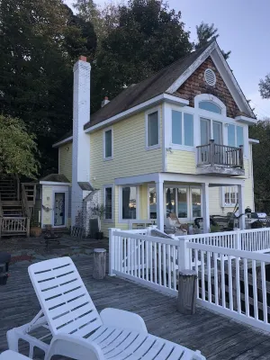 Waterfront Beautiful Fun Beach House Sunsets Inspiring Peaceful 1hr NYC Wow