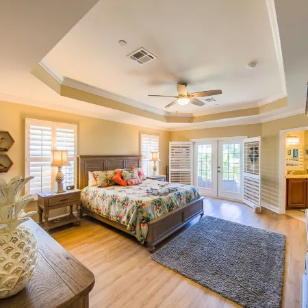 Luxury Key West feel steps from Historic downtown Stuart, minutes from the beach