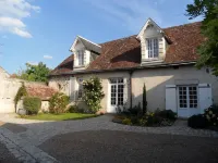 Character cottage rental in the Valley of the Loire castles Hotels in Huisseau-sur-Cosson