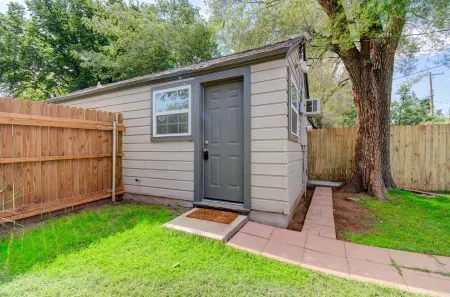 ⫷1 BD/1 Bath⫷Tiny Magnolia Retreat⫷⫸Near TTU⫸ Отели рядом с достопримечательностью «Университет Техас Тек»