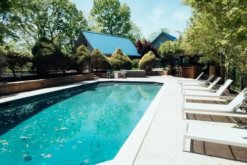 Hilltop Cabin on Center Hill Lake
