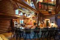Northwoods Lake Escape • Bonfires, Boats & Fish! - 5-Star