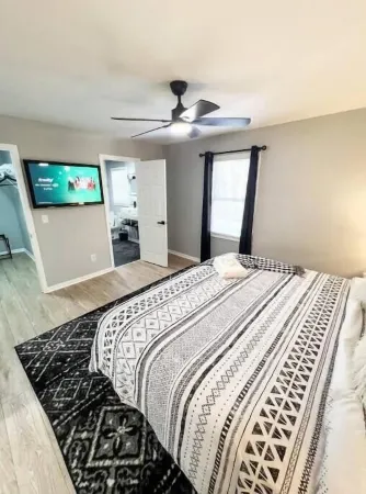 Atlanta Home Away From Home Отели в г. Грешам Парк