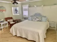 Beautiful ocean view condo on the beach w/ communal pool & hot tub Hotels in Imperial Beach