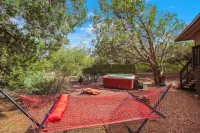 Sedona Home - Walk to Trails. Decks, Views, Hot Tub, Amenities = Best Value!