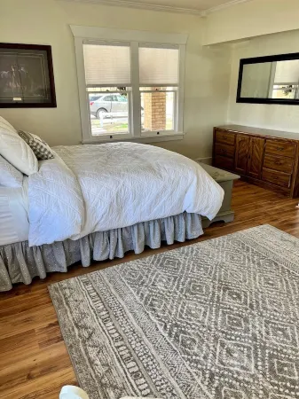 The Spacious, Vintage House on the Ranch