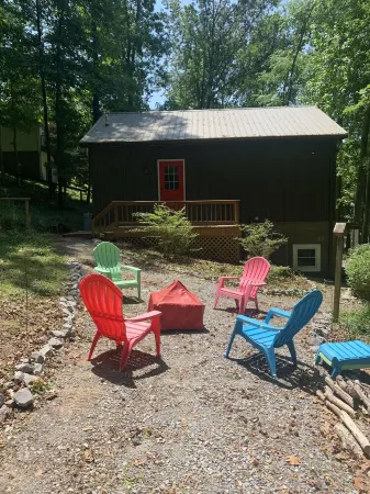 Lake Front Cottage with private sandy beach
