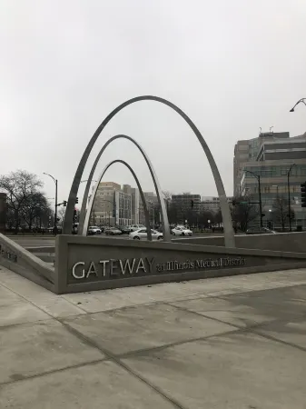 Cozy, Comfortable and Convenient apartment. Close to everything! Отели рядом с достопримечательностью «Frank Lloyd Wright Home and Studio»