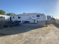 Super saver 5th wheel- near casinos shopping Hotels in Drexel Heights