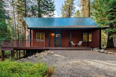 Cozy Cabin in McCall Hotels near Whitetail