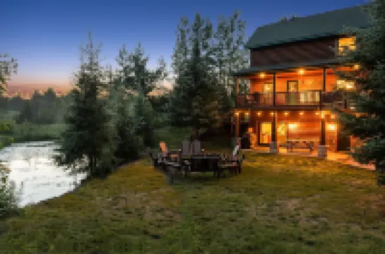 Big Bear Lodge Retreat where friends & families gather and meet!
