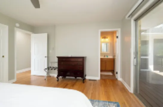 Gorgeous Kingsport Lakehouse With Huge Two-Story Screened In Porch!