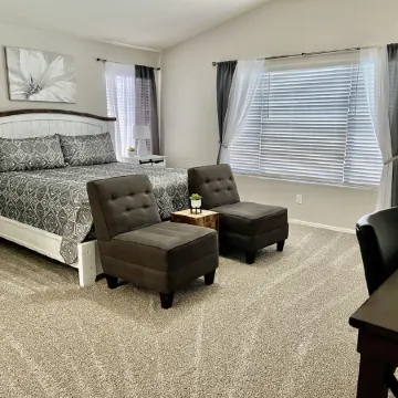 Private Vacation Getaway! Plenty of Sunshine w/Pool & Comfy Place to Stay.