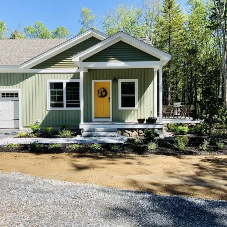 Shipbuilder’s Retreat sleeps 6, 5 minutes to Harbor