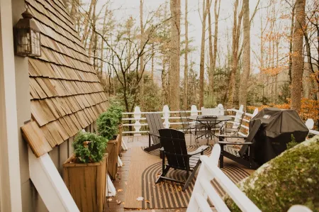 Charmed @CherryHideaway - 1970s Vintage Modern - Mountain A-Frame - Dog Friendly