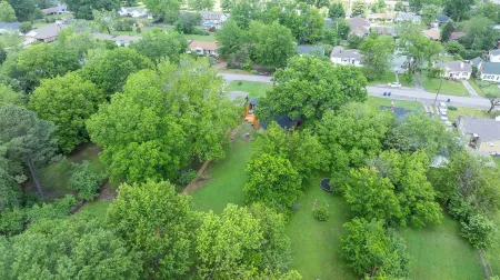 Remodeled Home in a Great and Quiet Neighborhood - Close to Everything! Отели в г. Себастиан Каунти