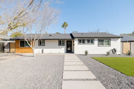 Lux Boho | Renovated | Family Friendly Home near Biltmore Отели рядом с достопримечательностью «Пистева Пик»