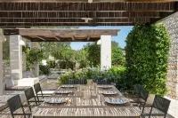 Luxury family villa to relax in with large pool