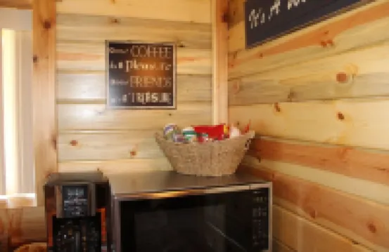 The Bunkhouse: Mountain views, solitude, close to  town and many western sights.